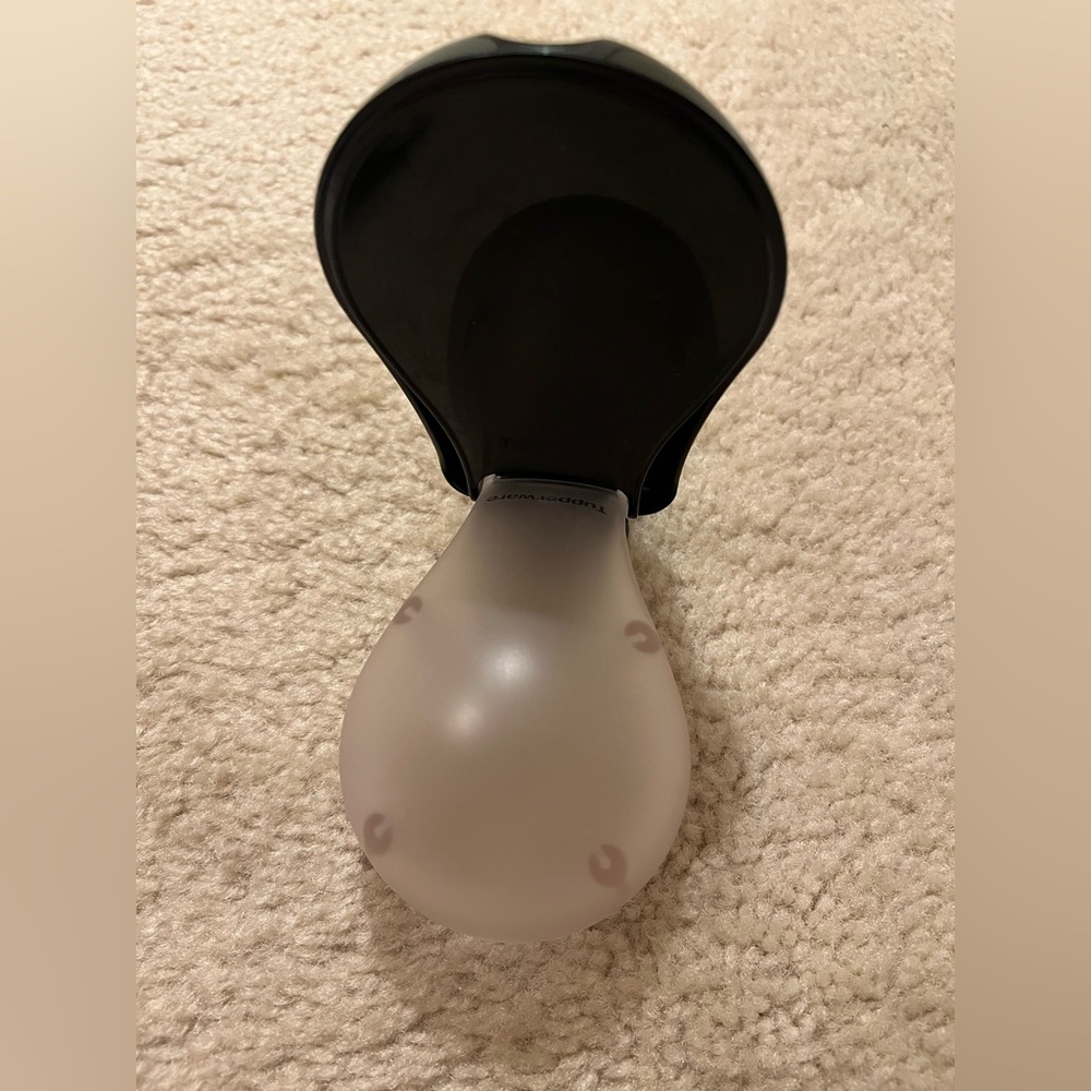 Tupperware tabletop knife sharpener - Picture 4 of 8
